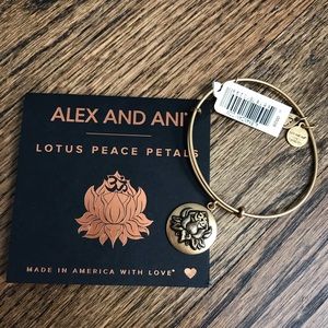 Lotus Petals Bangle